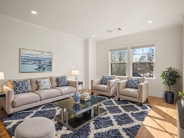 18 Robert St 14, Boston MA 02131