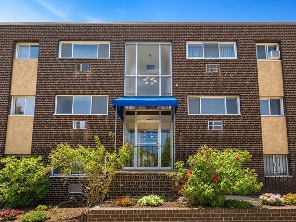 416 Belgrade Ave 46, Boston MA 02132