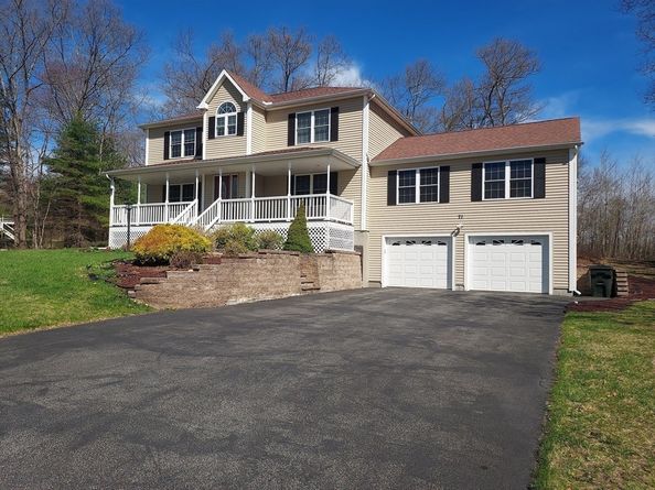 71 Eagle Dr, Dudley MA 01571