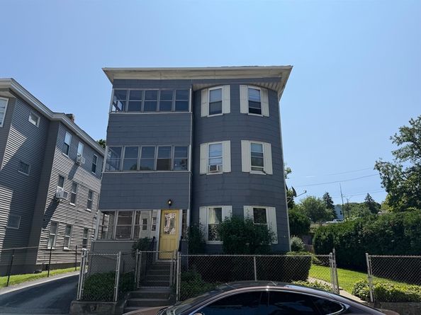 76 Paine St, Worcester MA 01605
