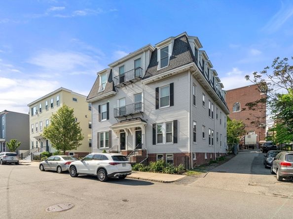 554 E 4th St 1B, Boston MA 02127