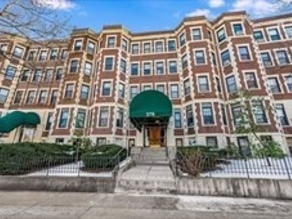 378 Riverway Three, Boston MA 02115