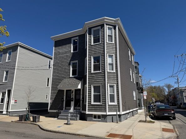 27 Plymouth, Cambridge MA 02041