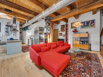 21 Wormwood St