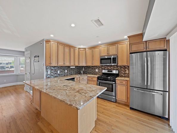 184 Athens St 3, Boston MA 02127