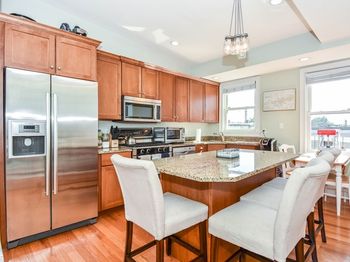 62 H St