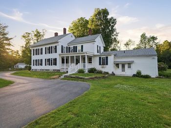 834 Pleasant St