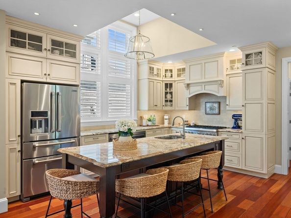 45 Backriver 45, Hingham MA 02043
