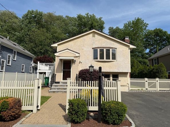 43 Deerfield Ave, Westwood MA 02090