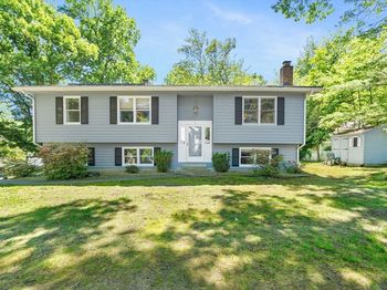 66 Swan Ave
