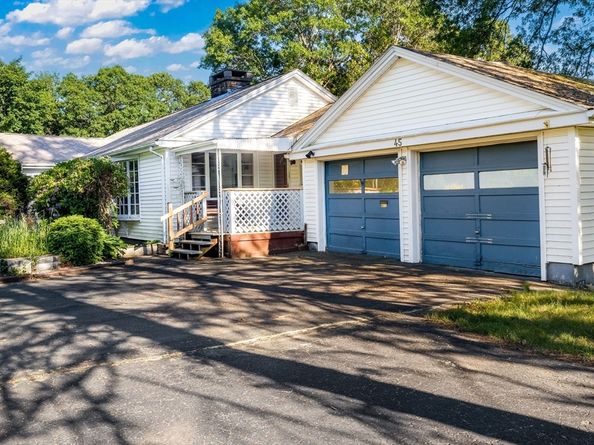 45 Indian Hill Rd, Worcester MA 01606