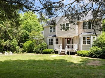 140 Paradise Ln