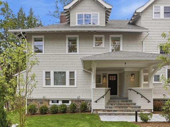 38 Edgewood Rd 2, Lexington MA 02420
