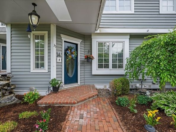 35 Eastern Point Dr 34, Shrewsbury MA 01545