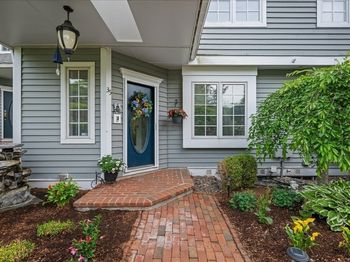 35 Eastern Point Dr