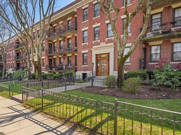 1758 Commonwealth Ave 12, Boston MA 02135