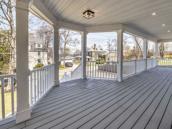 5 Cottage St, Nahant MA 01908