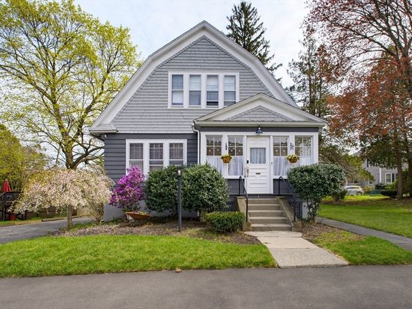 4 Hamill Rd, Worcester MA 01602