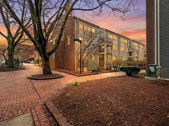 28 Federal St 10, Salem MA 01970