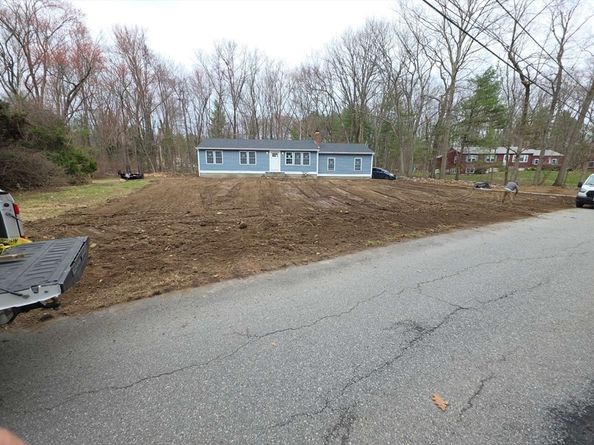 8 Galloway Road, Chelmsford MA 01824