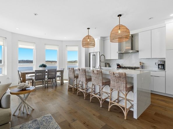 60 Newbury St 1, Quincy MA 02171