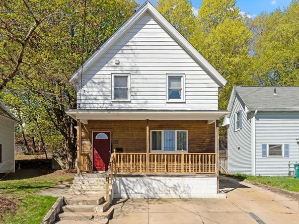 102 Canton St, Fitchburg MA 01420