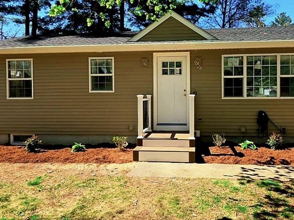 24 Vernon Rd, Medway MA 02053