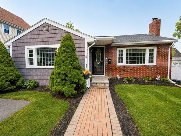 5 Vermont Ave., Saugus MA 01906