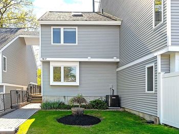 78 Meadow Pond Dr
