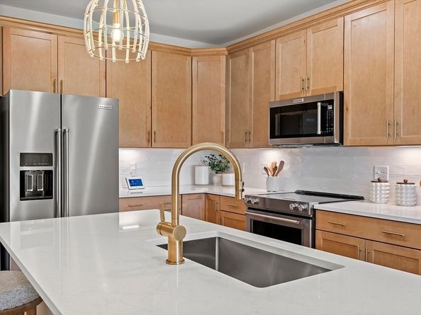 399 Neponset 104, Canton MA 02021