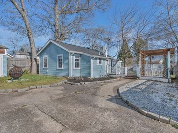 10-R Barnes St