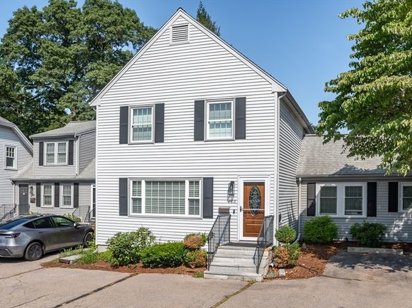 286 Linden Street 286, Wellesley MA 02482