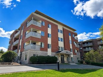310 Hammond Pond Pkwy