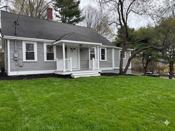 98 Elm St, Blackstone MA 01504