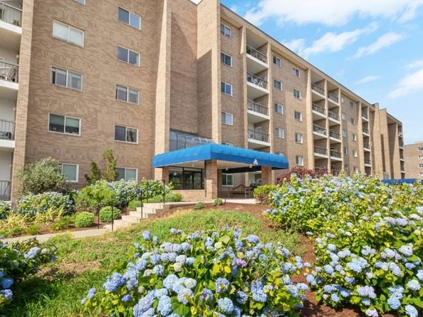 54 Broad Reach 105, Weymouth MA 02191