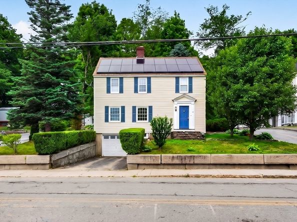 118 Blossom St, Fitchburg MA 01420