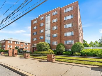 215 Massachusetts Ave