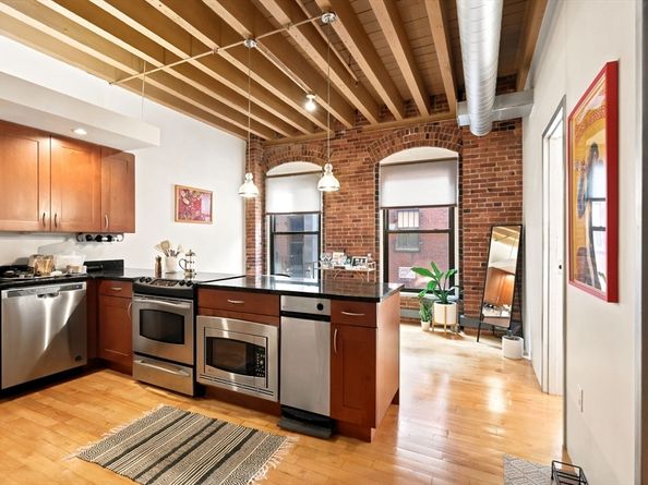 111 Beach St 3B, Boston MA 02111