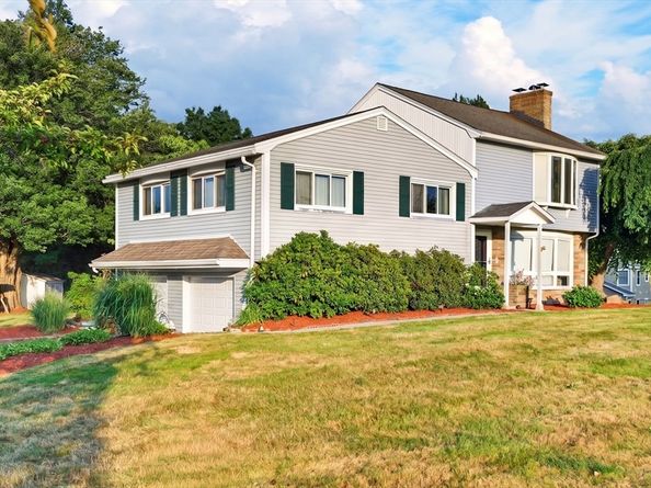 96 Sunrise Ave, Leominster MA 01453