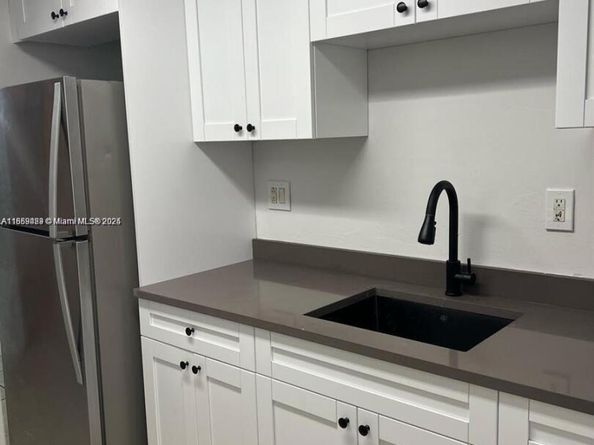 5055 NW 7th St 103, Miami FL 33126