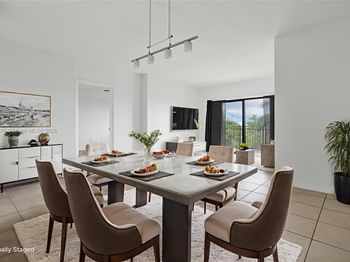 9340 Fontainebleau Blvd