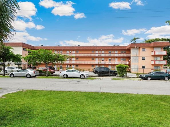 18900 NE 3rd Ct 510, Miami FL 33179