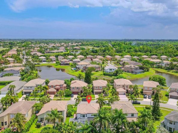 2738 Misty Oaks Cir, Royal Palm Beach FL 33411