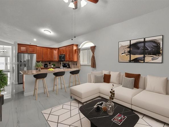 544 NW 159th Ln, Pembroke Pines FL 33028