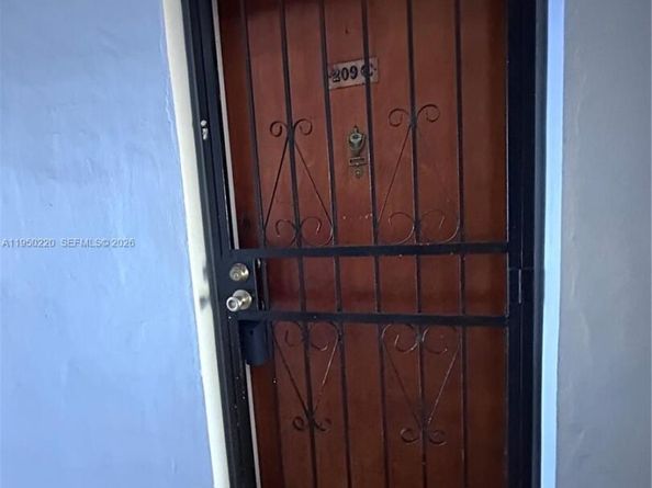 3001 SW 2nd St 209C, Miami FL 33135