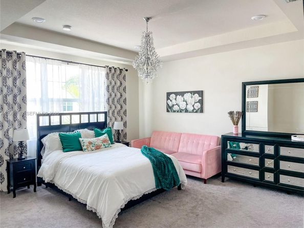 5100 Eucalyptus Dr 2, Hollywood FL 33021