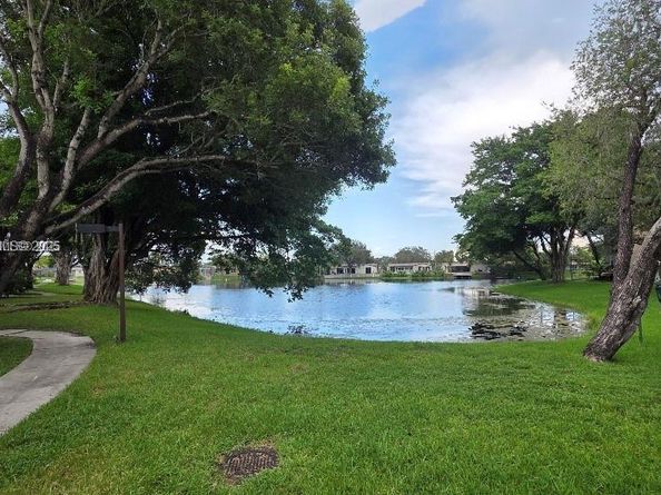 1791 NW 96th Ter 4N, Pembroke Pines FL 33024