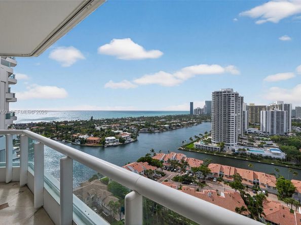 21050 Point Pl 2202, Aventura FL 33180