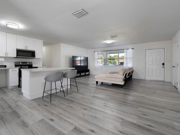 350 SW 30th Ter, Fort Lauderdale FL 33312