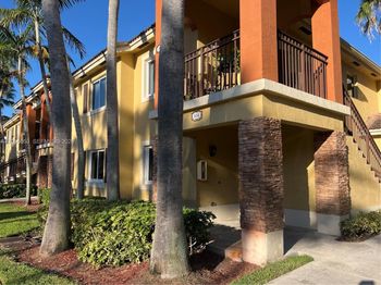 985 NE 33rd Ter